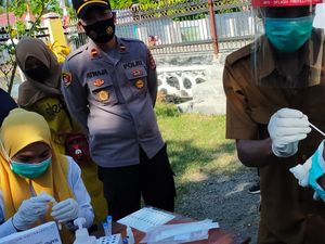 Sasar Area Publik, TNI-Polri di NTB Gelar Tes Antigen Acak di Dompu