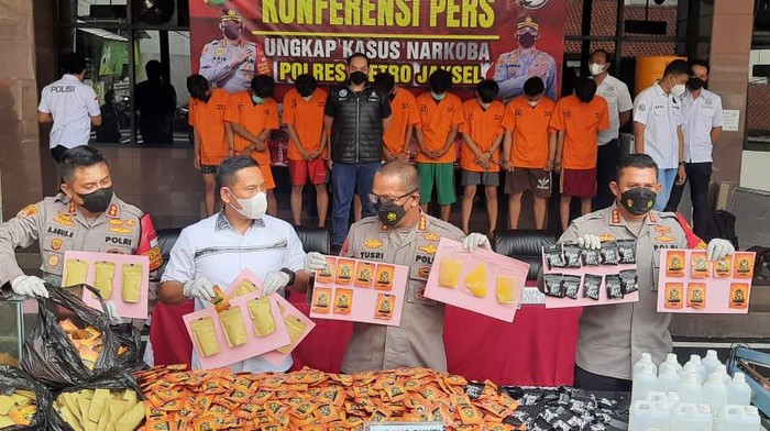 Polres Jaksel bongkar pabrik ganja sintetis di Bogor, Jawa Barat