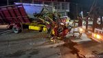 Potret Ringsek Bus Peziarah Vs Truk di Jalur Pantura Demak
