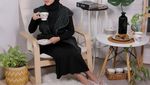 Pose Cantik Rachel Vennya Saat Minum Es Kopi