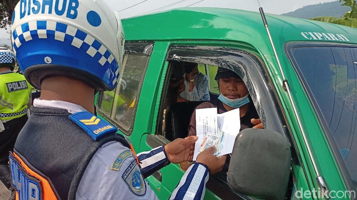 Razia angkot di Kabupaten Bandung