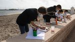 Serunya Siswa Brasil Sekolah Tatap Muka di Pantai