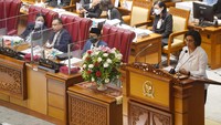 Menteri Keuangan Sri Mulyani Indrawati mengatakan tingkat pengangguran di Indonesia telah mengalami penurunan. Hal ini didorong oleh naiknya penciptaan lapangan kerja baru.
