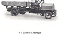 Generasi kedua truk Daimler yang diproduksi dari tahun 1899 hingga 1903 terdiri dari tipe dasar, dengan kapasitas muatan antara 1,25 dan 5,0 ton, di mana mesin dua silinder dan empat silinder, dengan output tenaga 4 dk hingga 12 dk sudah sangat cukup pada masa itu. Foto: Daimler AG