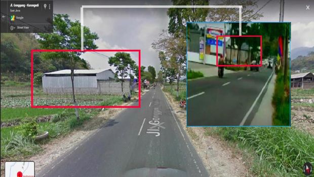 viral wanita berjalan di tengah jalan