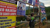 Tapi jangan salah, reklame tersebut tidak terkait dengan kampanye pemilihan apapun, namun merupakan cara pemilik hajatan pernikahan untuk mengundang masyarakat hadir di rumahnya.