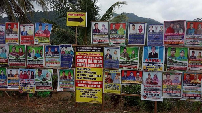 Waduh Reklame Hajatan Ini Mirip Kampanye Pilkada Ribuan reklame terpasang di berbagai tempat di Kecamatan Munjungan, Trenggalek. Ini bukan reklame Pilkada, melainkan undangan warga yang menggelar hajatan.