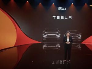 Ditenagai AMD, Sistem Infotainment Mobil Tesla Setara PS5