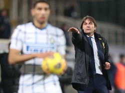 Conte tidak mencapai kata sepakat soal misi tim musim depan dengan manajemen. (Foto: Getty Images/Gabriele Maltinti)