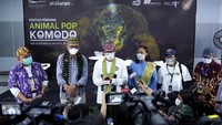 Shana berada di Jakarta dalam rangka mempromosikan pariwisata Labuan Bajo melalui pementasan “Animal Pop Komodo” di Stasiun MRT Bundaran HI, pada Minggu (30/5/2021). Hadir pada kegiatan itu Menteri Pariwisata dan Ekonomi Kreatif (Menparekraf) Sandiaga Salahuddin Uno, Direktur Utama PT MRT Jakarta William Sabandar, serta Deputi Bidang Ekonomi Digital dan Produk Ekonomi Kreatif Kemenparekraf/Baparekraf Neil El Himam.