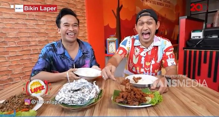 Bikin Laper! Ibnu Jamil Makan Tongkol Suwir Kemangi di Warteg Kekinian Bikin Laper! Ibnu Jamil Makan Tongkol Suwir Kemangi di Warteg Kekinian