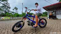 Mesin yang digunakan pada sepeda motor itu merupakan mesin 125 cc dari motor bebek. Namun cc motor itu diperbesar hingga menyentuh 150 cc dengan 4 kecepatan. Foto: Whisnu Pradana/detikOto