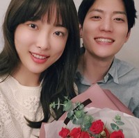 Inilah potret kenangan Dawn Lee dengan kekasihnya yang setia. Dalam momen tersebut, Dawn Lee memuji kekasihnya keren, dan dia mensyukuri tahun 2020 berlalu dengan sangat baik.  Foto: dok. Instagram/@dawniscoming