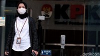 Sebelumnya rangkaian acara pelantikan pegawai KPK menjadi aparatur sipil negara (ASN) telah selesai. Total, 1.271 pegawai KPK sudah dilantik dan diambil sumpah sebagai ASN.