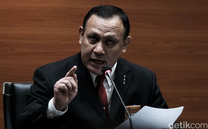 Proses pelantikan 1.271 pegawai KPK jadi ASN curi perhatian publik. Ketua KPK Firli Bahuri pun angkat suara terkait proses pelantikan para pegawai KPK tersebut.