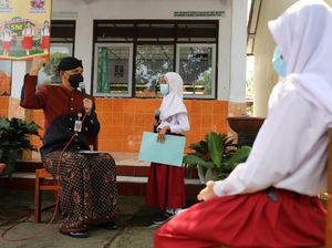Harlah Pancasila, Ganjar Ngobrol dengan Siswa SD di Klaten
