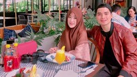 Seperti pasangan muda lain, mereka sering makan bareng ketika masih bersama. Namun sayang momen ini seperti ini tidak akan terjadi lagi. Foto: Instagram alvin_411