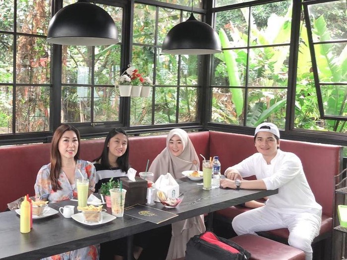 Kenangan Manis Alvin Faiz dan Larissa Chou Saat Makan Bareng