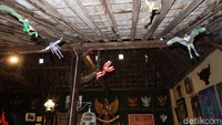 Menyoal koleksi Rumah Garuda, Nanang menyebut berisi apapun terkait dengan lambang negara baik bentuknya 2-3 dimensi.