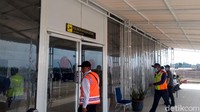 Airlangga mengatakan penjualan tiket dari Jakarta menuju Purbalingga dan Purbalingga Surabaya sangat baik. Animo masyarakat tentang hadirnya bandara JBS dinilai cukup tinggi. Melihat respon yang baik, dirinya mengaku akan berupaya untuk menambah rute penerbangan selain tujuan Jakarta dan Surabaya. Vandi Romadhon/Detikcom.