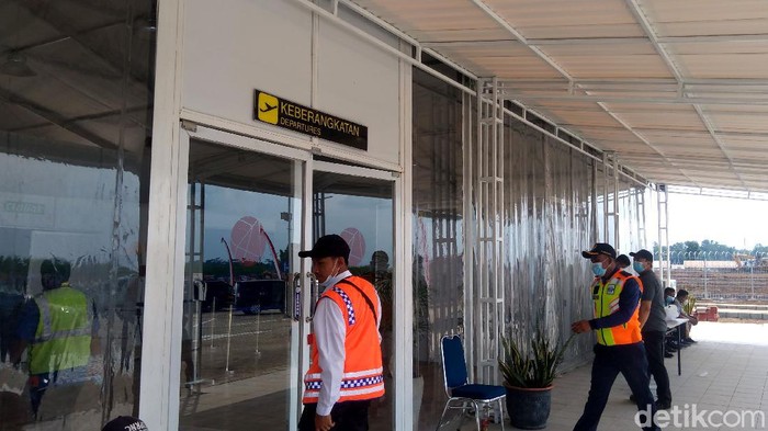 Bandara Jendral Besar Soedirman (JBS) di Purbalingga resmi beroperasi. Beroperasinya bandara ini diharapkan dapat beri dampak positif bagi ekonomi area sekitar.