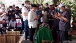 Momen Pemakaman Ibunda Ketua Umum PSSI M Iriawan di Bandung