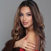 Oksana Voevodina diketahui menjadi mualaf saat dinikahi Sultan Muhammad V. Pernikahan mereka terjadi pada Juni 2018.  Foto: Dok. Instagram @rihanapetra