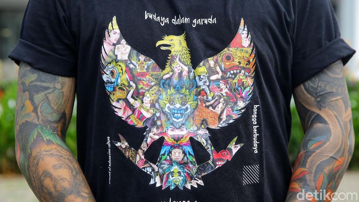 Peringatan Hari Pancasila Ala Anak Jalanan Sejumlah anak jalanan bersama Gerakan Cinta Pancasila menggelar acara untuk memperingati hari lahirnya Pancasila, Jakarta, Selasa (1/6/2021). Kegiatan untuk memperingati hari lahirnya Pancasila tersebut diisi dengan kegiatan menyanyi, membaca puisi serta melukis.
