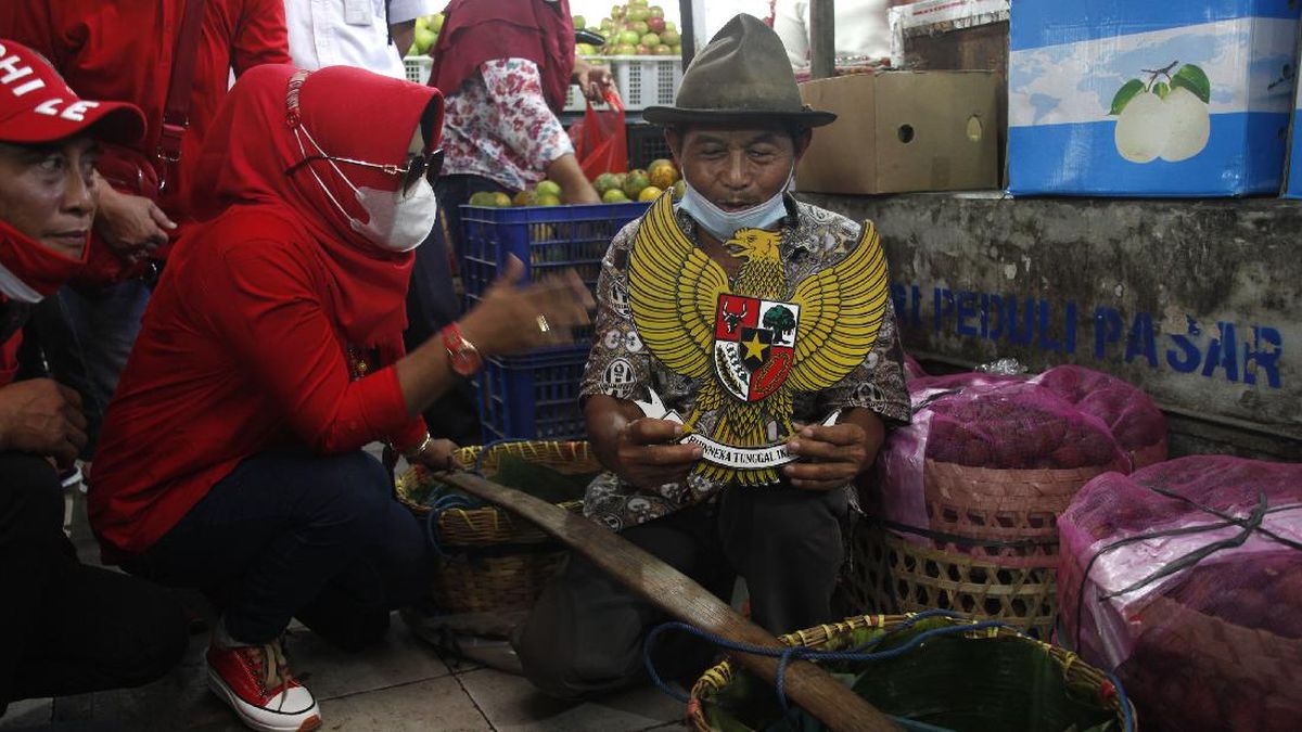 Berikan lima contoh nilai praksis di dalam keluarga