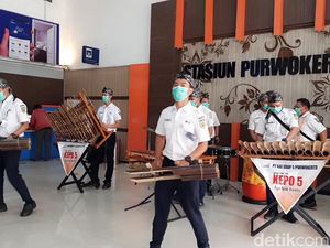 Peringati Hari Lahirnya Pancasila, KAI Daop 5  Dendangkan Musik Tradisional
