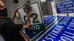 Geliat Perajin Marka Jalan di Tengah Pembukaan Tol Baru