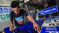 Sedangkan tanda marka menggunakan mesin plotter cutting.