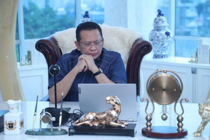 Ketua MPR RI sekaligus Ketua Umum Ikatan Motor Indonesia (IMI) Bambang Soesatyo bersama Ketua IMI Singapura Bernard Tay sepakat meningkatkan kerja sama di bidang otomotif.