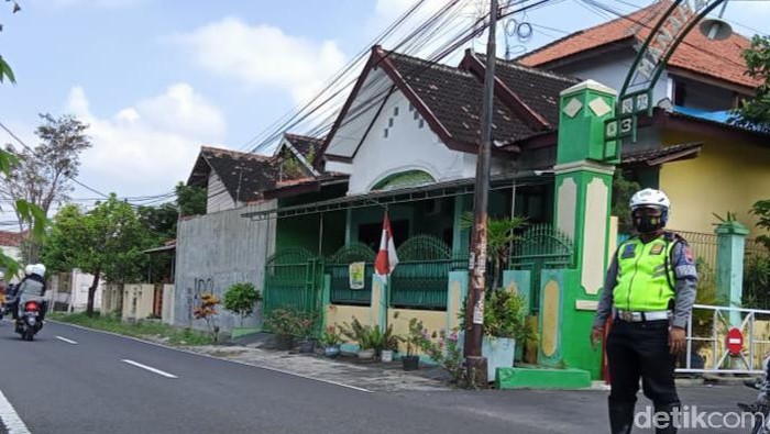 Ruas jalan raya di Klaten yang dilintasi pemuda bugil yang viral bonceng motor sambil berdiri