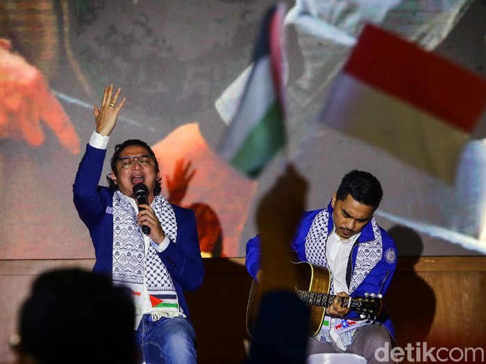 Partai Amanat Nasional (PAN) menggalang donasi untuk Palestina. Kegiatan galang dana itu pun dihadiri oleh sejumlah artis Ibu Kota yang juga merupakan kader PAN