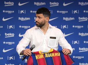 Sergio Aguero Cari Celah di Kontrak untuk Cabut dari Barca?