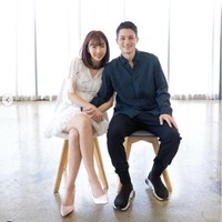 Dalam video berjudul ‘Aku NIKAH’ itu, Sunny Dahye dan Chris Okano saling mengajukan pertanyaan yang membahas kisah percintaan mereka. Seperti di mana Sunny mengucapkan ‘I Love You’ pada Chris pertamakali.  Foto: Dok. Instagram @sunnydahye @chrisokano