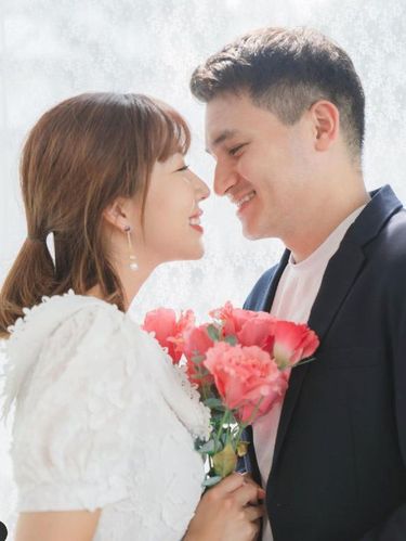 Sunny Dahye dan Chris Okano menikah