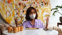 Baru-baru ini Edrike membuat karya bertema Semanjala yang dibuat dari kunyit, urang-aring dan bunga lawang di atas kanvas lingkaran.