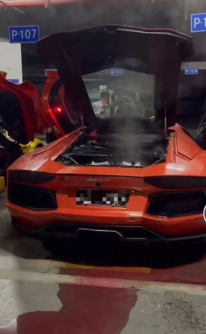 Waduh! Pria Ini Bakar Sate Pakai Knalpot Lamborghini Demi Konten