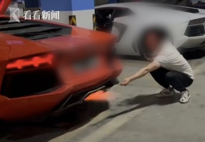 Waduh! Pria Ini Bakar Sate Pakai Knalpot Lamborghini Demi Konten