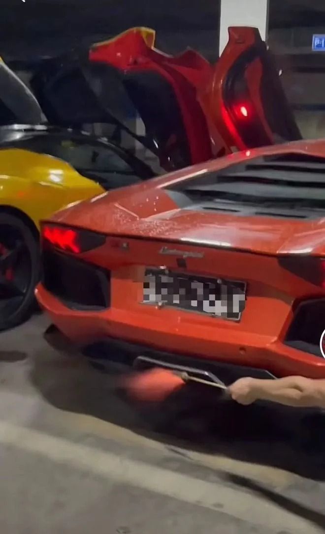 Waduh! Pria Ini Bakar Sate Pakai Knalpot Lamborghini Demi Konten