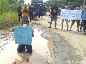 Jalan Rusak 13 Km, Pemprov Jambi Klaim Perbaikan Terhambat Penanganan Pandemi