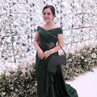 Mantan penyanyi cilik Tasya Kamila sukses diet menurunkan berat badan hanya dalam hitungan bulan. Padahal sebelumnya saat hamil, dia mengalami kenaikan berat badan hingga 18 kg. Diet yang dijalaninya adalah dengan makan makanan sehat yang sudah diatur oleh ahli gizi. Agar dietnya berhasil, Tasya setiap harinya makan makanan dengan memesan dari catering diet. Foto: Instagram