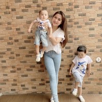 Vicky Shu berusaha menurunkan berat badannya setelah melahirkan anak keduanya pada 2020. Vicky menjalani diet karena berat badannya mencapai 86 kg usai melahirkan. Diet dengan terlebih dahulu konsultasi pada ahli gizi, Vicky Shu Vicky Shu pantang makan makanan berminyak, santan, dan terasi.  Foto: Instagram