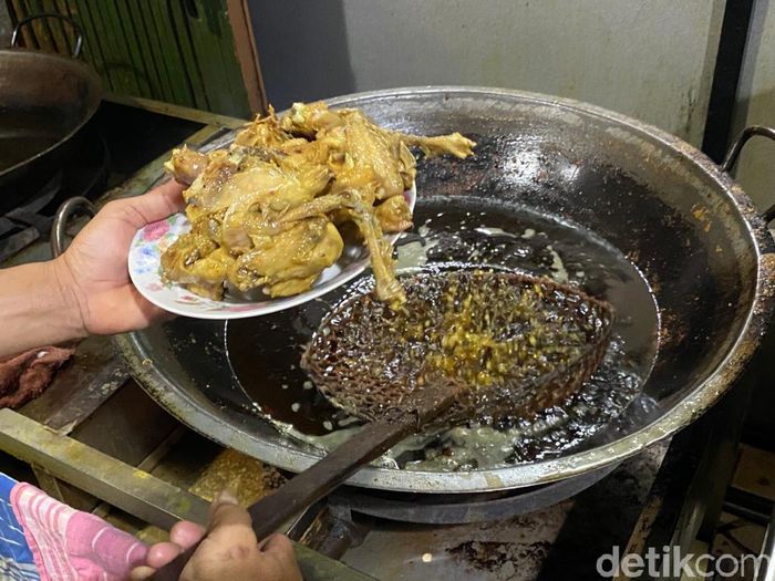 Ayam Goreng Kampung Racikan Pak Supar yang Tersohor di Semarang - Foto 4