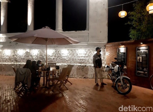 Benteng Hock memiliki ciri konstruksi bangunan tinggi dan melengkung hingga setengah lingkaran (Akbar Hari Mukti/detikcom) Benteng Hock memiliki ciri konstruksi bangunan tinggi dan melengkung hingga setengah lingkaran (Akbar Hari Mukti/detikcom)