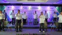 Direktur Utama BP Jamsostek, Anggoro Eko Cahyo, bersama Ketua Dewan Pengawas BP Jamsostek, Muhammad Zuhri, jajaran direksi dan dewan pengawas usai menggelar Public Expose Laporan Keuangan dan Laporan Pengelolaan Program (Auditan) BPJS Ketenagakerjaan tahun 2020 di Jakarta, Senin (31/5/2021).