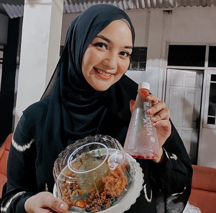 Citra Kirana Citra Kirana Turun BB 22 Kg, Ini Momennya saat Ngopi Cantik di Kafe