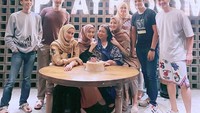 Sebelum menjalani diet, istri Rezky Aditya tersebut sering kulineran seru bersama dengan keluarga dan teman-temannya. Seperti yang terlihat pada momen ulang tahun ini. Foto: Instagram @citraciki